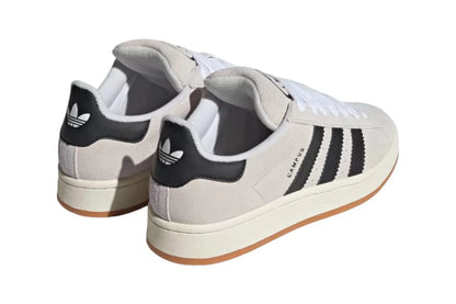 Adidas Campus Sneaker Grau mit schwarzen Streifen; Seitenperspektive 