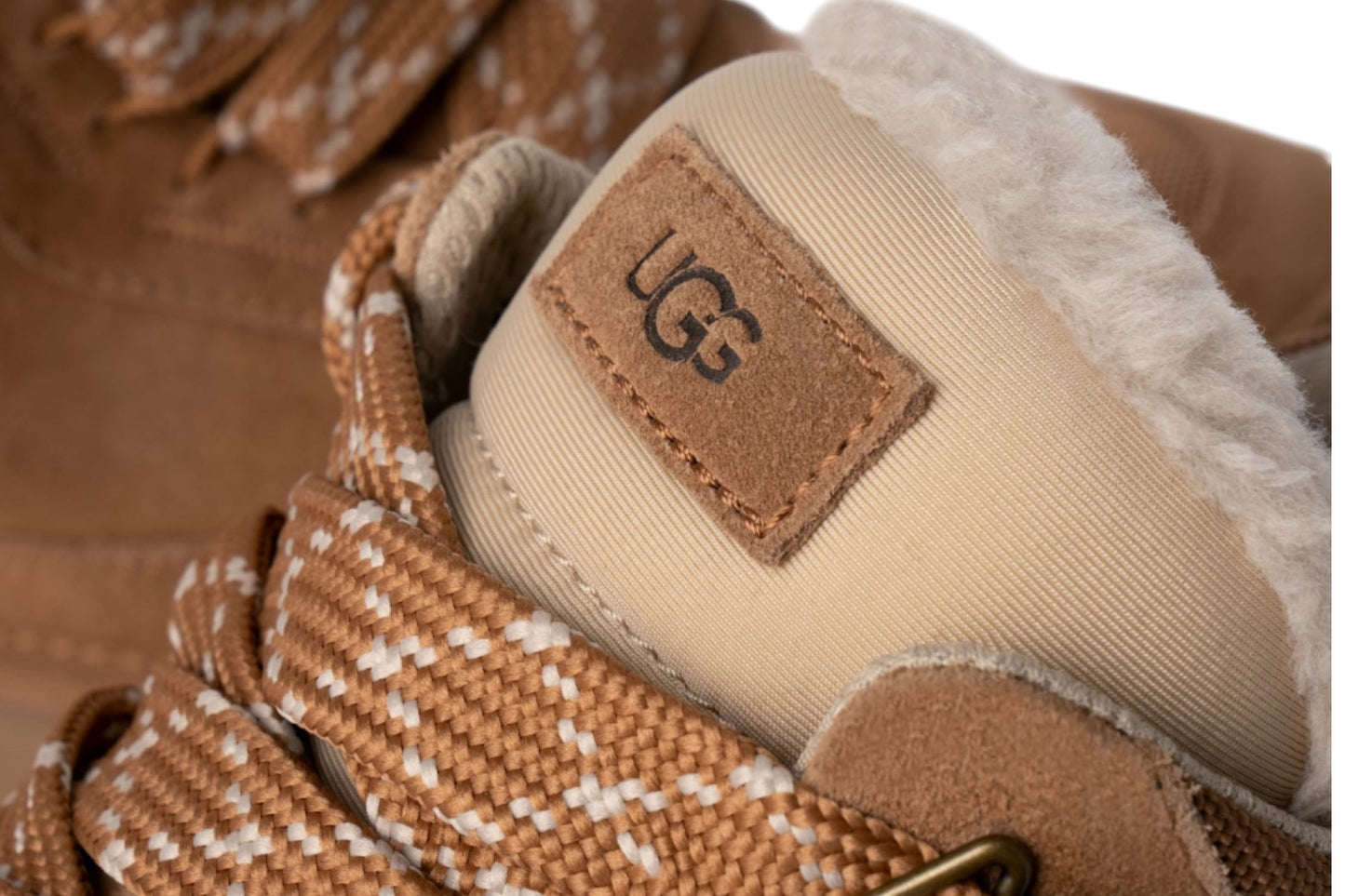UGG Lowmel Chestnut